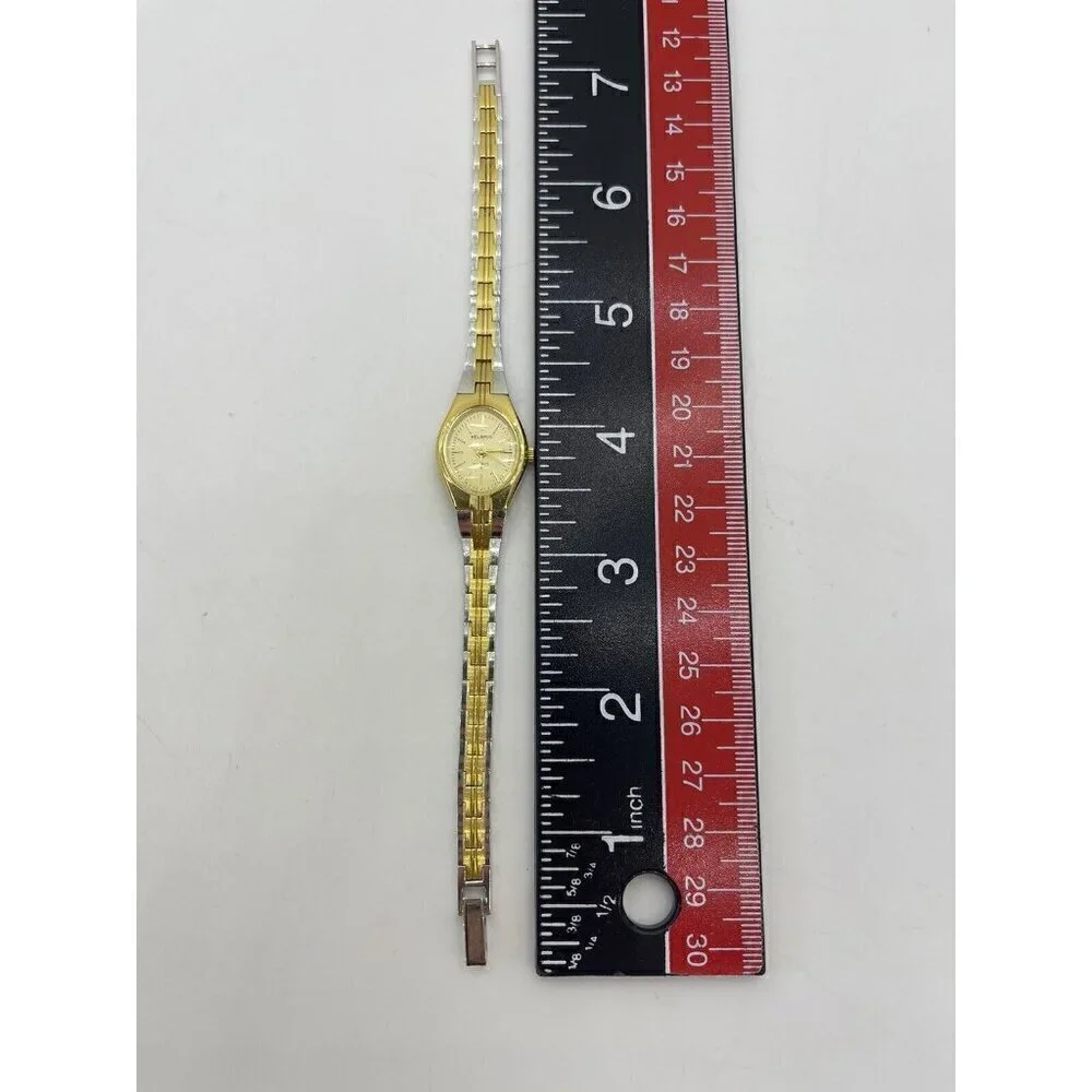 Vintage Helbros Quartz Women's Oval Watch Y481F 89-4 Two Tone Gold Tone Face